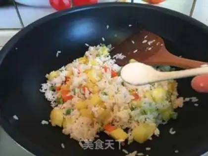 Make Pineapple shrimp rice step 5