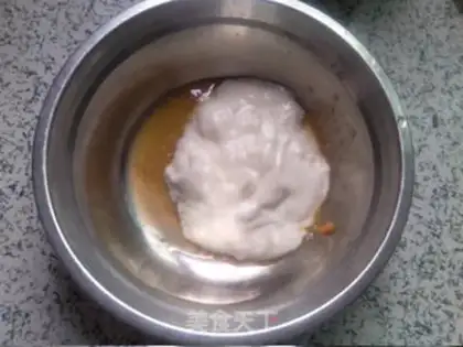 Make Blood yogurt cake step 1