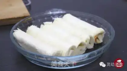 Make Toast cucumber roll step 4
