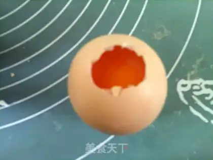 Make Warm palaces with red flowers and eggs step 1