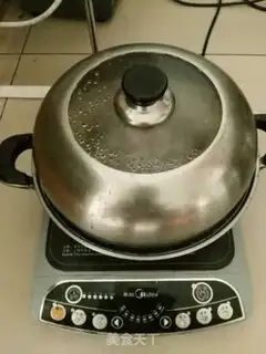 Make Strawberry cans step 3