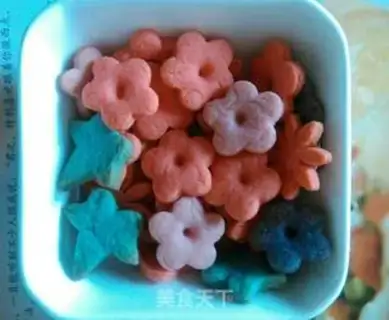 Make Flowers and cookies step 12