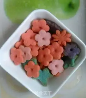 Make Flowers and cookies step 13