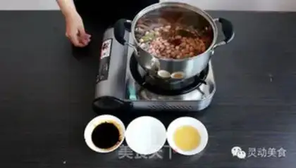 Make Celery peanuts step 1
