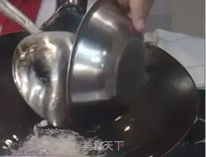 Make Japanese dry burning shrimp step 6