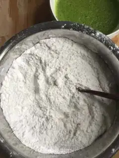 Make Spinach mushroom corn dumplings step 1