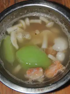 Make Fry-hand shrimp-headed mushroom soup step 7