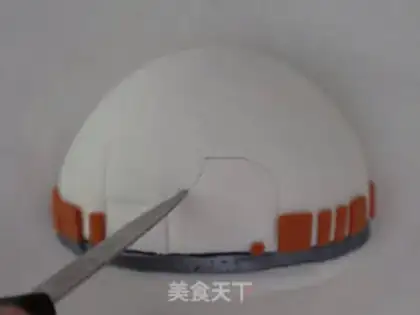 Make STAR WARS BB8 CAKE step 15