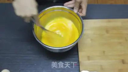 Make Souffle omelet step 1