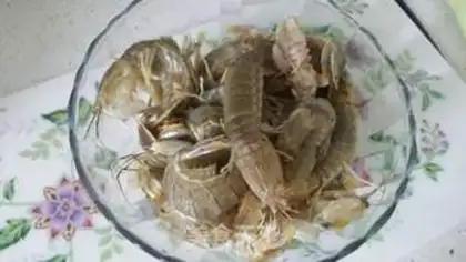Make Spicy leather shrimp step 0