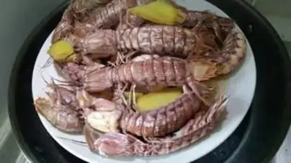 Make Spicy leather shrimp step 2