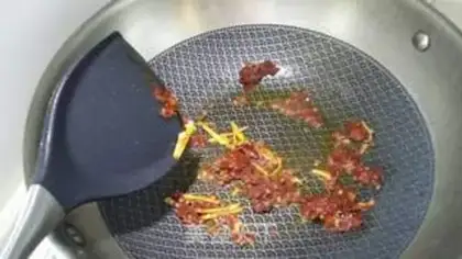 Make Spicy leather shrimp step 4