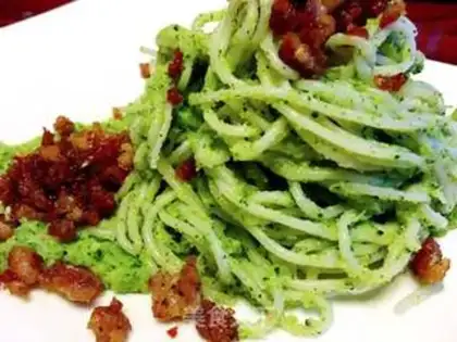 Make Spaghetti with broccoli sauce step 10