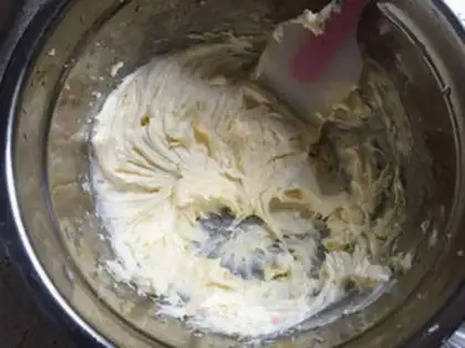 Make Lily cake step 3