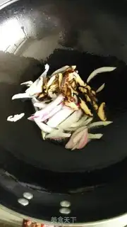 Make Spaghetti mushroom sauce step 5
