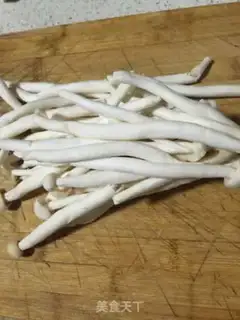 Make Seafood mushroom fried eggs step 0