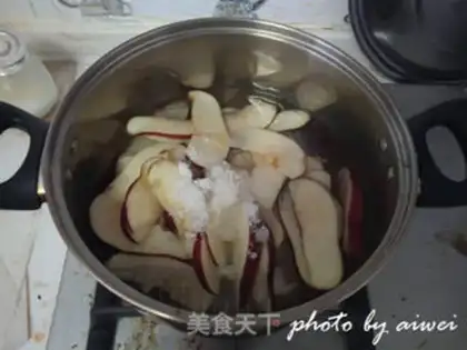 Make Apple roses step 2