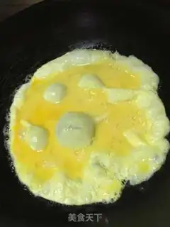 Make Seafood mushroom fried eggs step 3