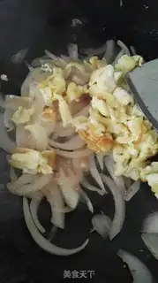 Make Onion fried eggs step 4
