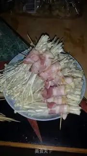 Make Bacon pins and mushrooms step 1