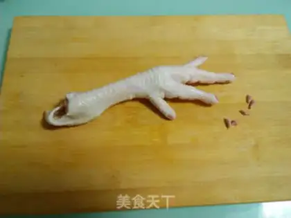 Make Roasted chicken claws step 1