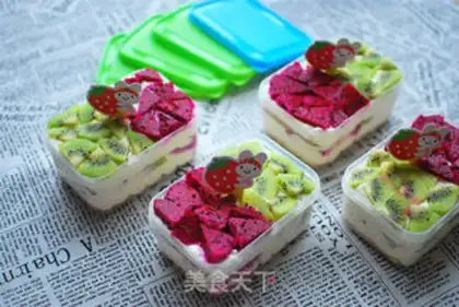 Make Fruit box cake step 13