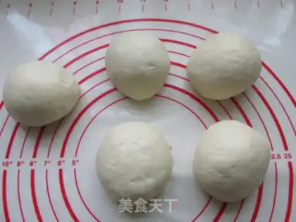Make Red sausage bread step 2