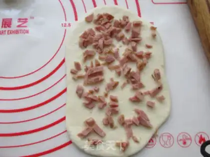 Make Red sausage bread step 5