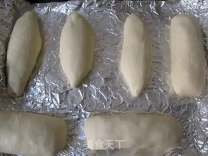 Make Red sausage bread step 7