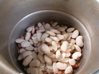 Make Peanut rice and sweet bean soup step 3