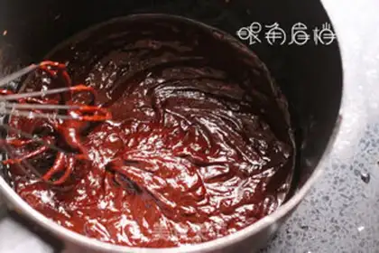Make Chocolate strawberry cake step 0