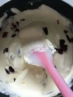 Make Olio makes ice cream step 8