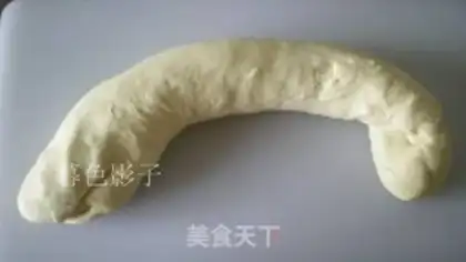 Make Cherry sauce caterpillar bread step 2