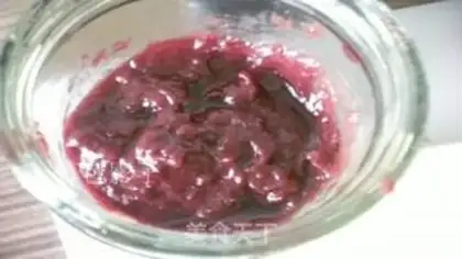 Make Cherry sauce caterpillar bread step 4