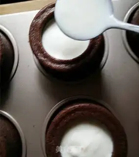 Make Fort meek cocoa cake step 12