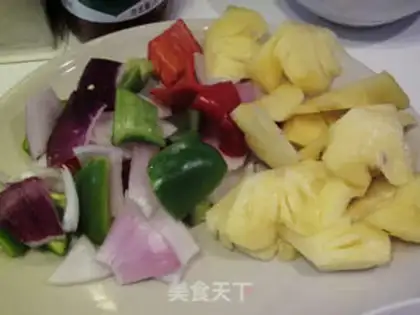 Make Old pineapple meat step 1