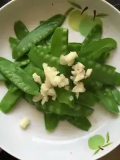 Make Garlic Dutch beans step 2