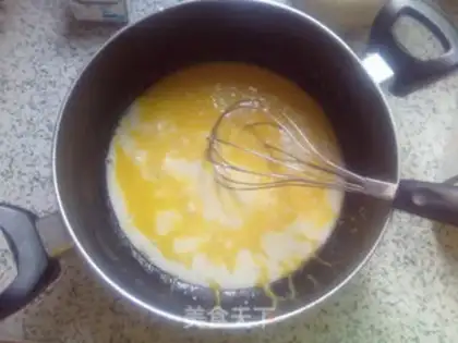 Make Strawberry cream cake step 1