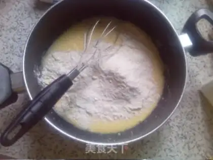 Make Strawberry cream cake step 2