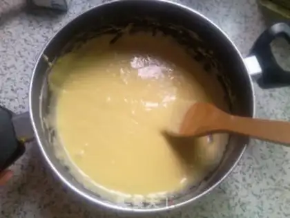Make Strawberry cream cake step 3