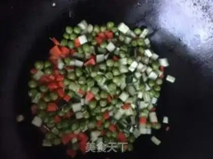 Make Pineapple rice step 4