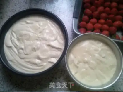 Make Strawberry cream cake step 8