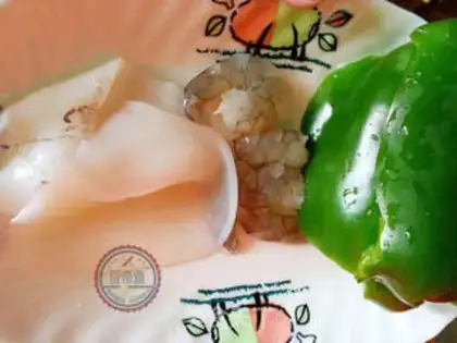 Make Seafood eggs step 1