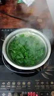 Make Scrambled eggs step 2