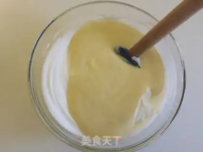 Make A giraffe cake roll step 7