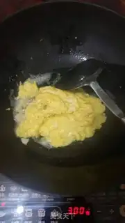 Make Scrambled eggs step 3