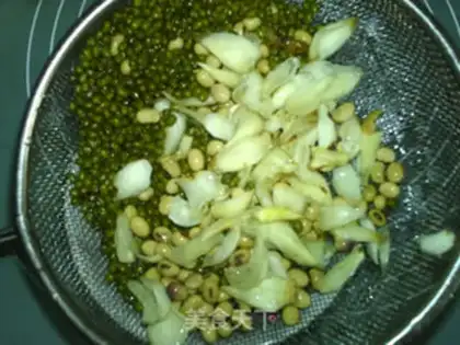 Make "Red-tree green bean soy sauce." step 1