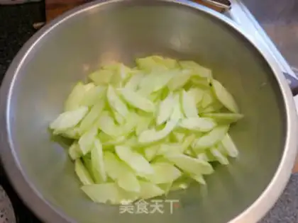Make Biguana salad step 0
