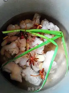 Make Burning peanut rice hoofs step 2