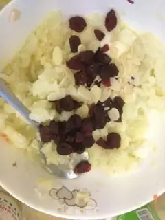 Make Sour cream cranberry mashed potatoes step 2